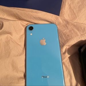 Hi my name is CJ and I am selling a iPhone XR and the prices are negotiable